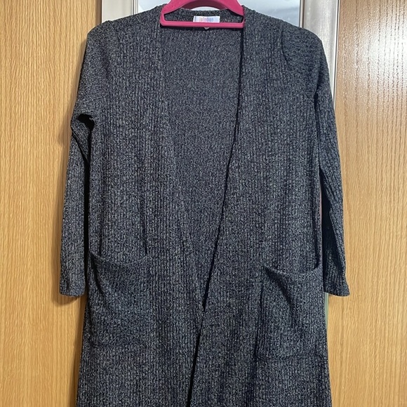 LuLaRoe XS long heathered grey open front cardigan with front pockets - Picture 2 of 9